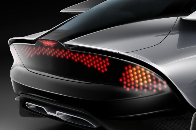 Необычная автомобильная световая оптика