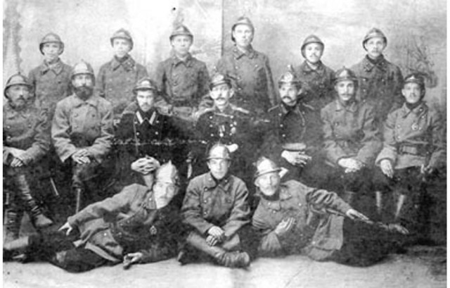 Волосатым здесь не место: глава Сибирского центра МЧС раскритиковал облик новых подчиненных