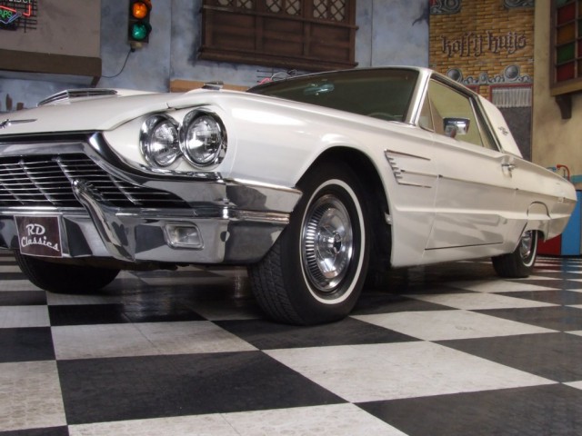 1957 Ford Thunderbird