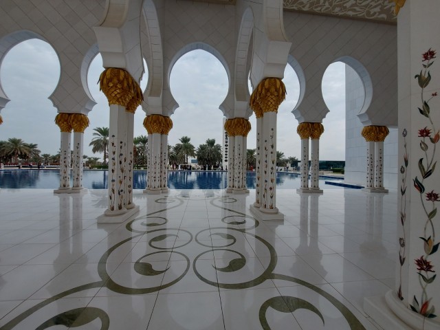 Дубайск в декабре