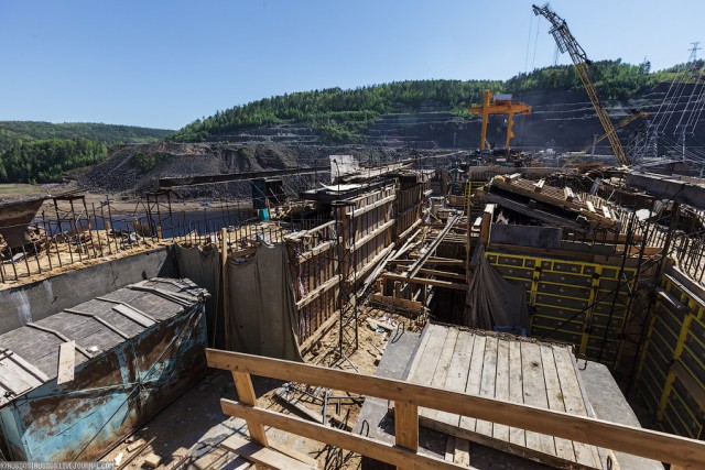 Богучанская ГЭС