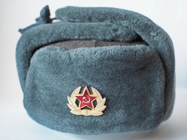 Для чего на российских армейских ушанках эти нелепые ушки?