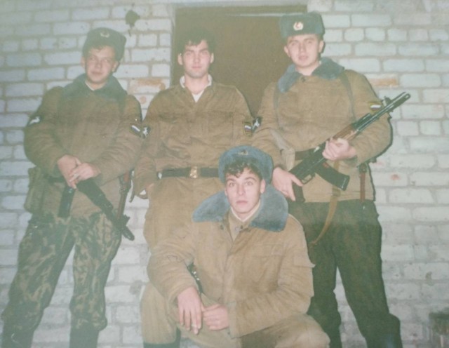 Ну что, с Днём Советской Армии и Военно-Морского Флота!