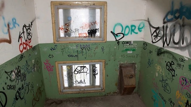 Безумие роскоши в обычном киевском подъезде