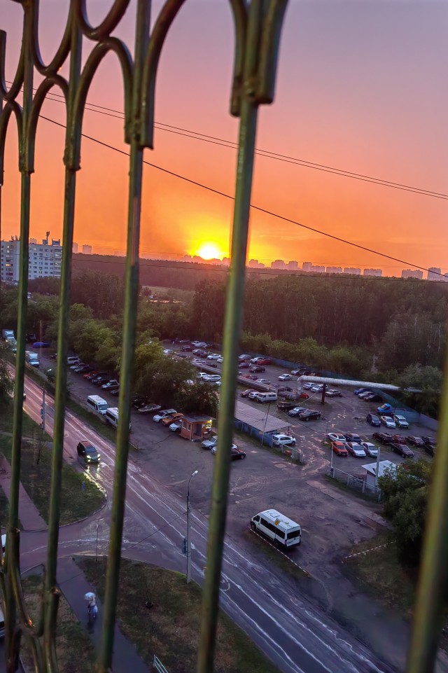 Скоро кончится лето. Это…