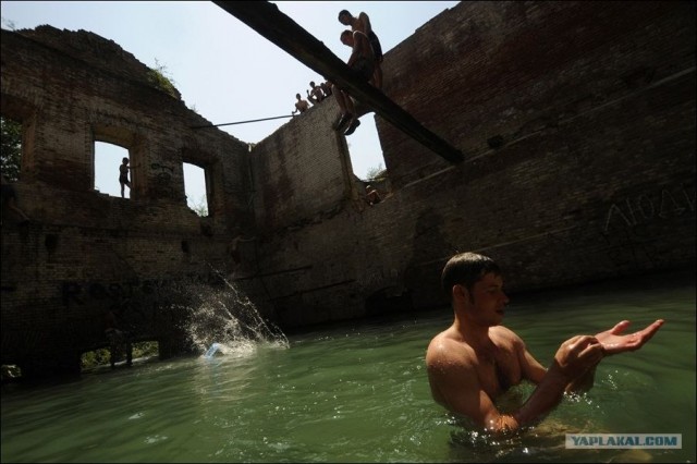 Импровизированный бассейн