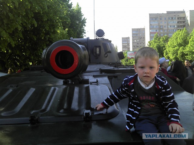 Парад победы в Луганске