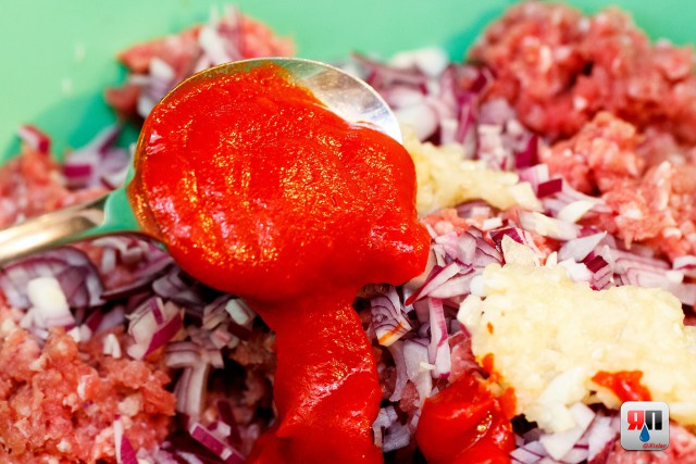 Летняя кухня. Чевапчичи с рисом по-балкански и цацики.
