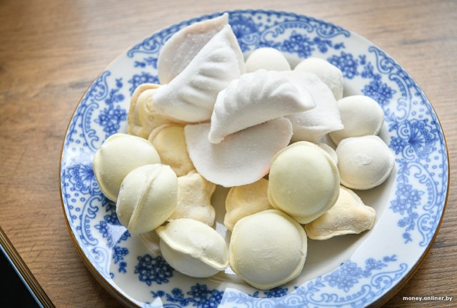 Открываем белорусские пельмени и смотрим, что внутри