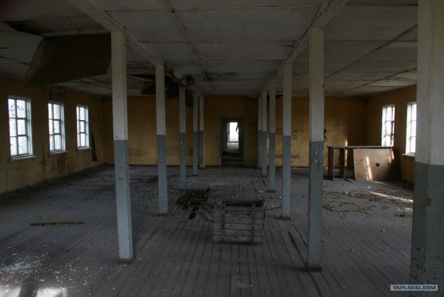 Заброшенная танковая база.