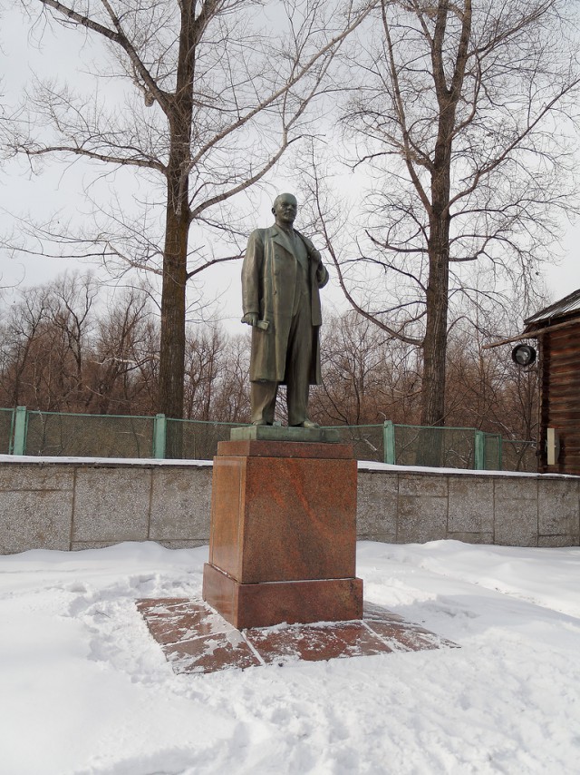 Памятники Ленину