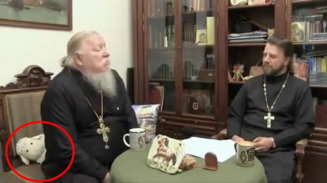 Объяснения священника почему крещение платное