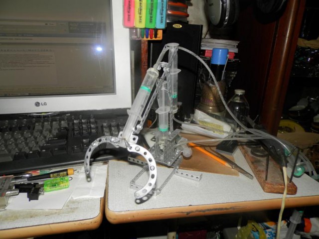 Очумелые руки - модель экскаватора