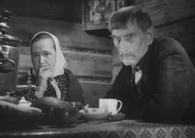 Чужая недвижимость не дает моим родственникам покоя
