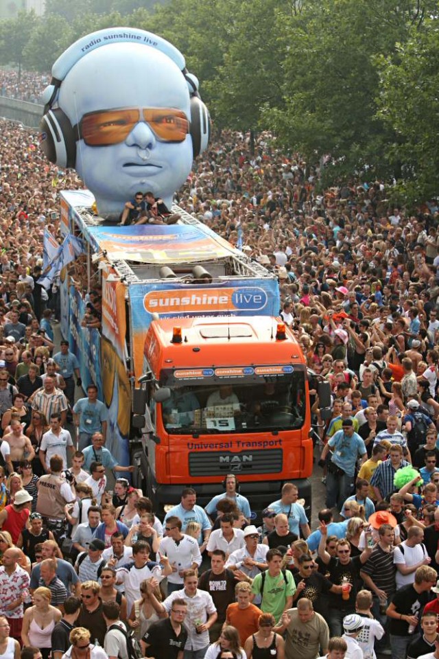 Loveparade: история легендарного берлинского фестиваля