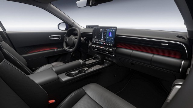 Hyundai Motor представила в Южной Корее среднеразмерный седан Elantra нового (восьмого по счету) поколения