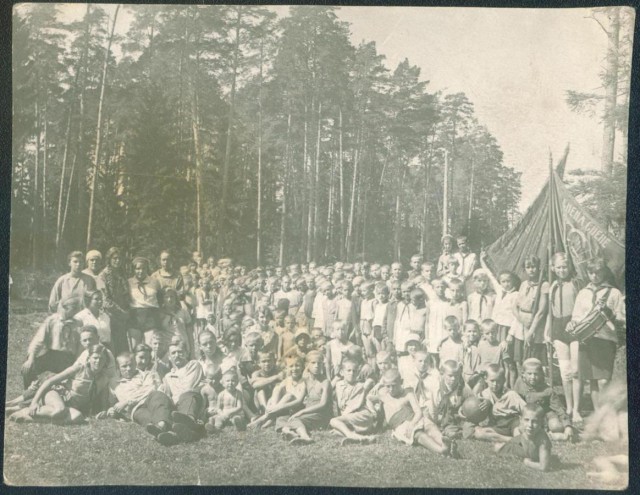 История в фотографиях