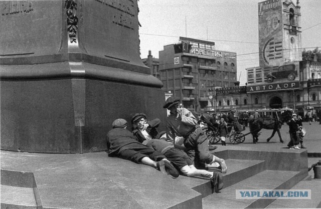 Два мира, два детства: как сложилась жизнь героев знаменитого снимка?
