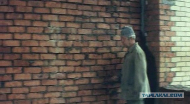Прораб принимает работу у Равшана и Джамшута