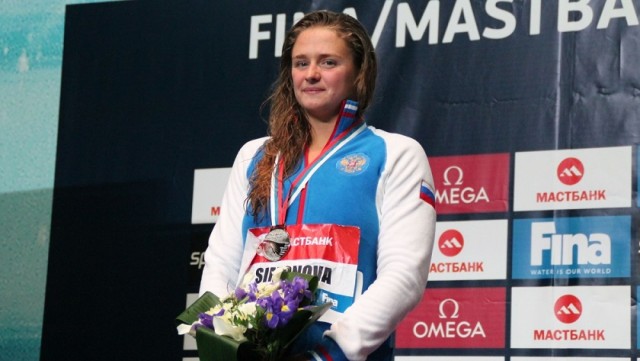 Трехкратную чемпионку мира по плаванию Виталину Симонову уволили с работы за поддержку тренера Александра Ильина