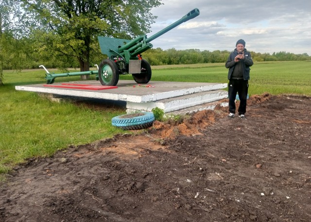 Заехали девушек помянули