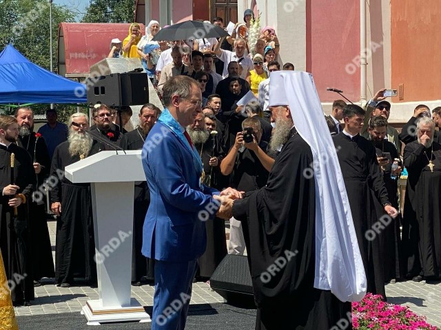 В Алматы открыли памятник князю Александру Невскому