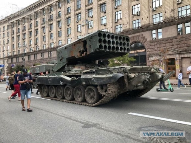Выставка подбитой техники в СПб