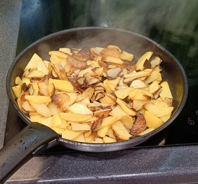 Захотелось картохи с грибами ))