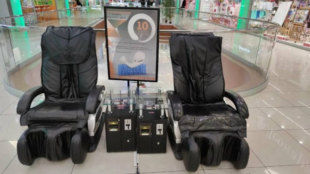 Мужчина умер в массажном кресле в ТЦ Афимолл