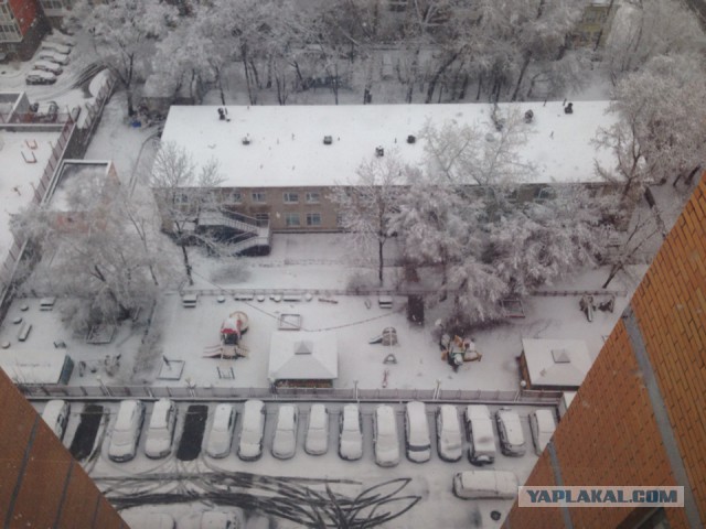 А за окошком месяц май...
