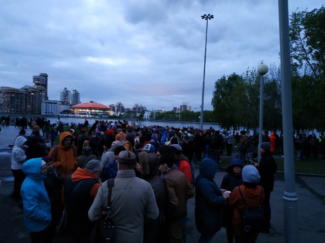 Екатеринбург, народ требует референдум