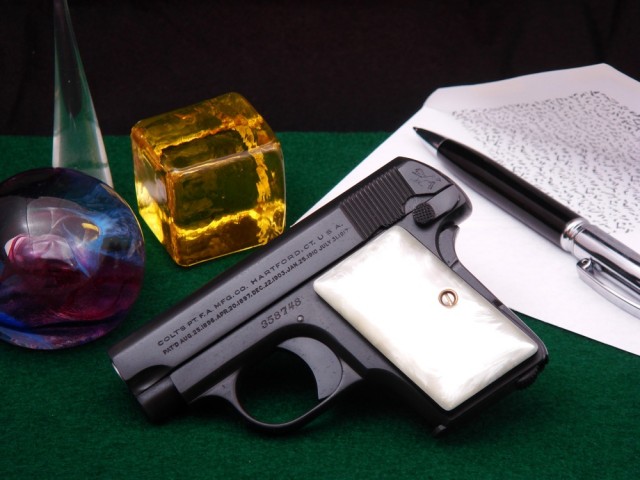 Пистолет Colt Model 1903 Pocket Hammerless - шедевр оружейной эстетики.