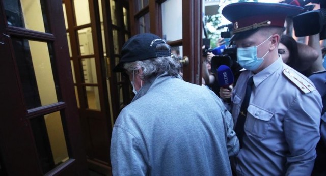 Адвокат Ефремова озвучил требуемую семьей Захарова сумму компенсации