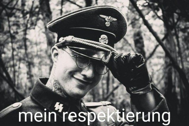 Запретили сидеть на нижней полке в поезде