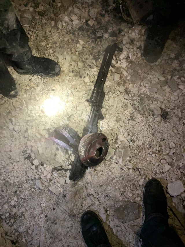 В элитном подмосковном посёлке Вешки ФСБ проводит масштабную спецоперацию - местный житель отстреливается из дома