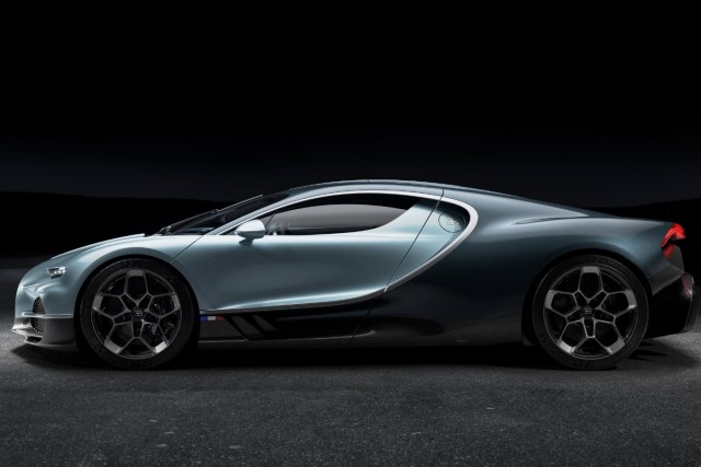Bugatti представила свою новую модель гиперкар Tourbillon