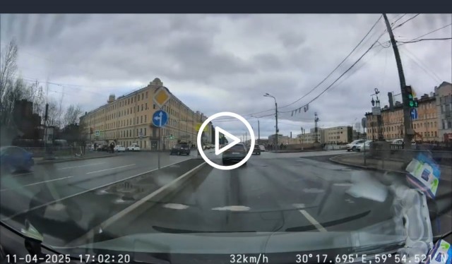 Обиженка обделался