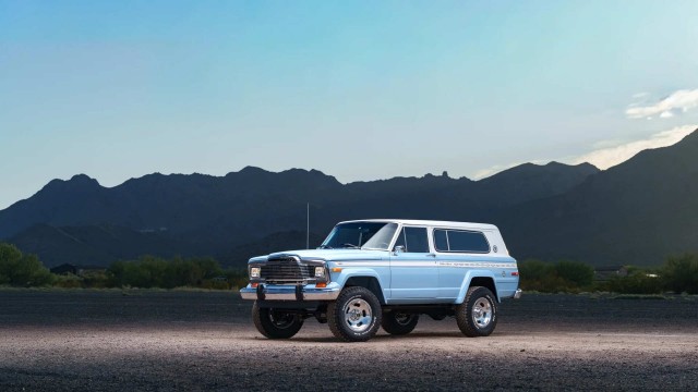 Jeep Cherokee в лёгком тюнинге. Немного автобезумия в фото.