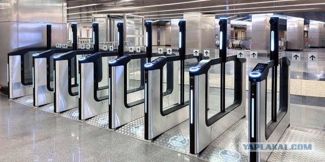 Наглядная эволюция турникетов в метро Москвы