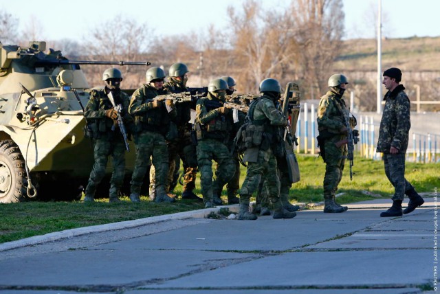 Украина армию не бросает, она ее предает.