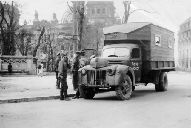 Автомобили ленд-лиза