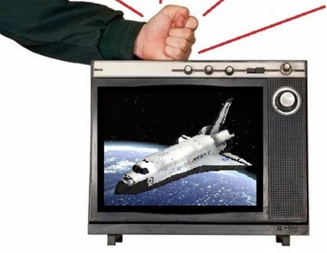 Почему в прошлом веке телевизор начинал нормально показывать от удара кулаком? Все очень просто