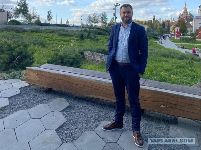 Быдловану не дали пить пиво в такси и он полез в драку