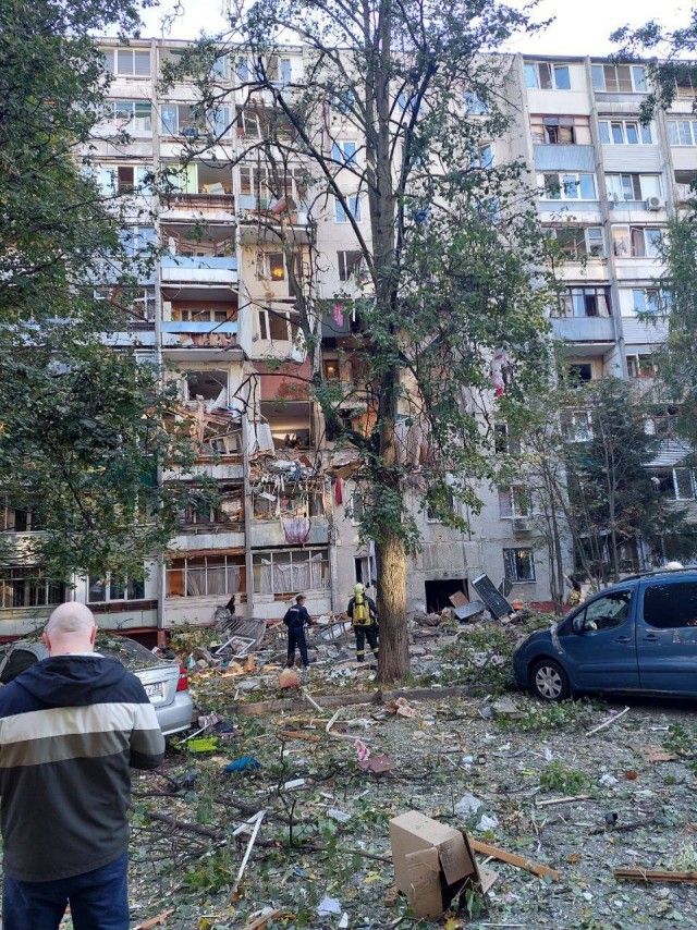 Несколько квартир повреждены после взрыва в многоэтажке в Балашихе