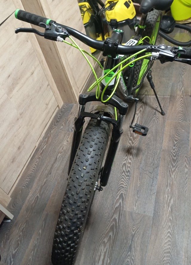 Лисапед fat bike.