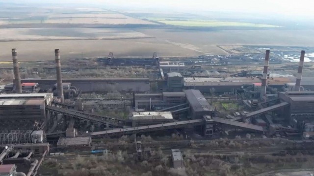 В Мариуполе стартовало восстановление металлургического комбината им. Ильича