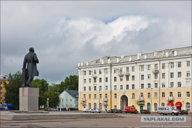 Памятники Ленину