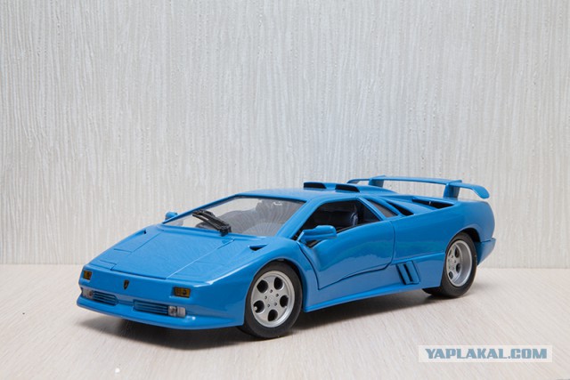 Lamborghini в масштабе 1:18