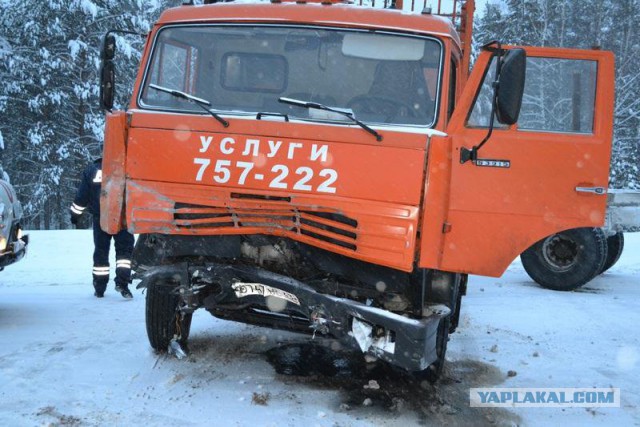 Развлекаются идиоты...