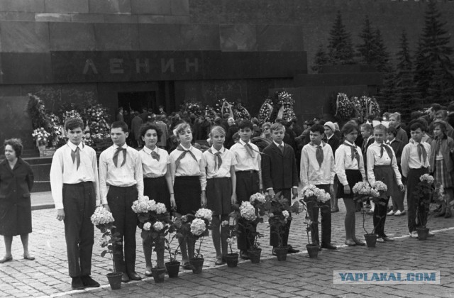 Как большевики мощи святых проверяли